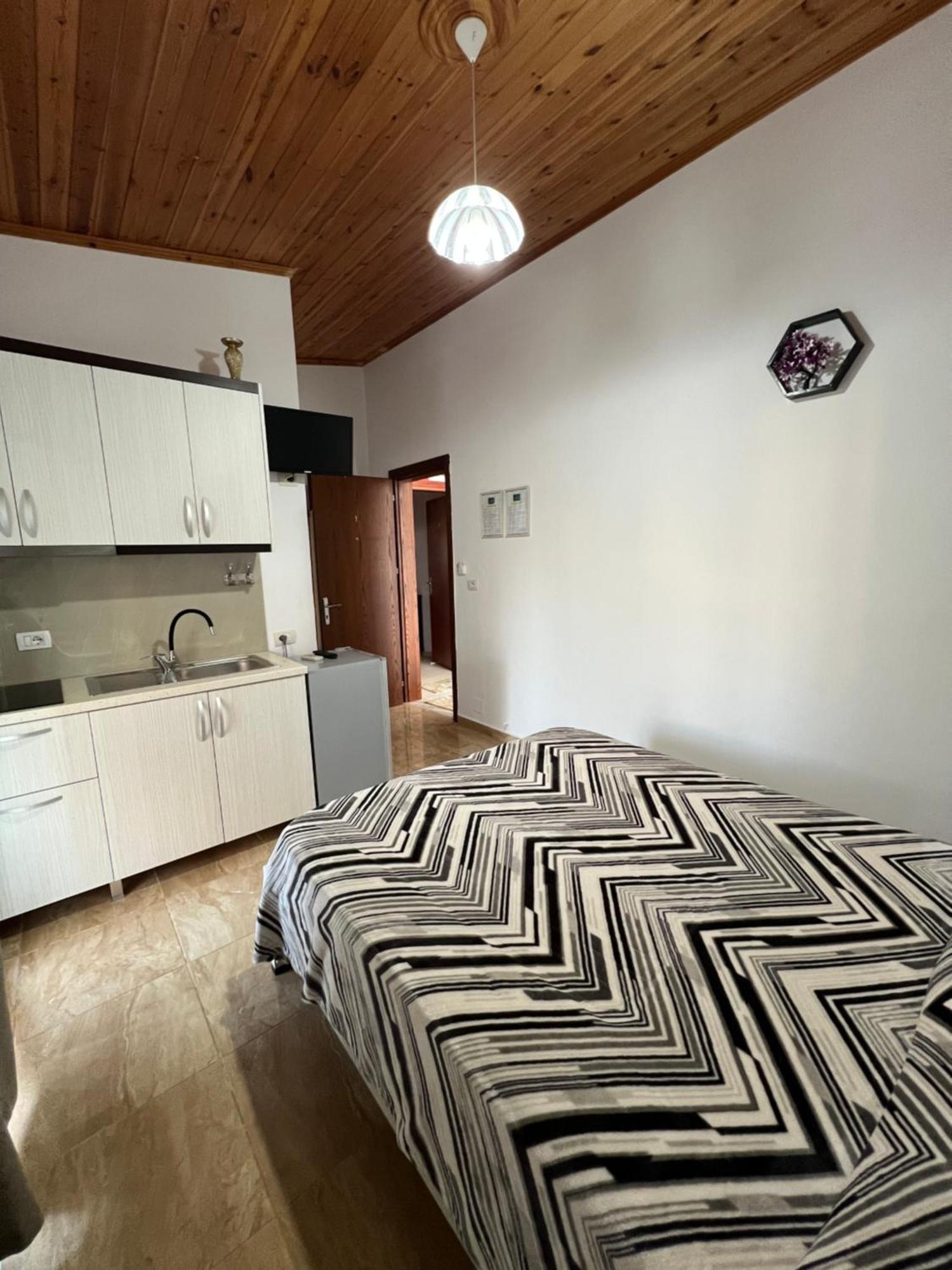 Golden Villa Ksamil Bilik gambar